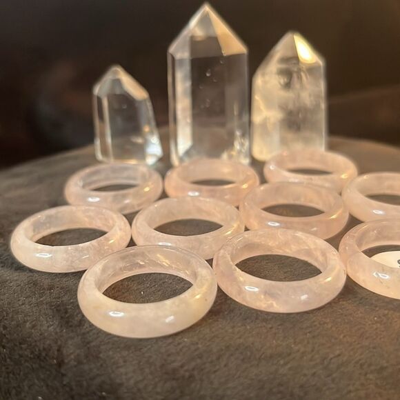 New Natural Solid Beautiful Hand Carved Rose Quartz Band Ring Size 9 - Picture 3 of 6